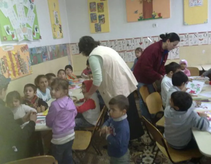 Foto Copiii săraci din Dolj merg la grădiniţă