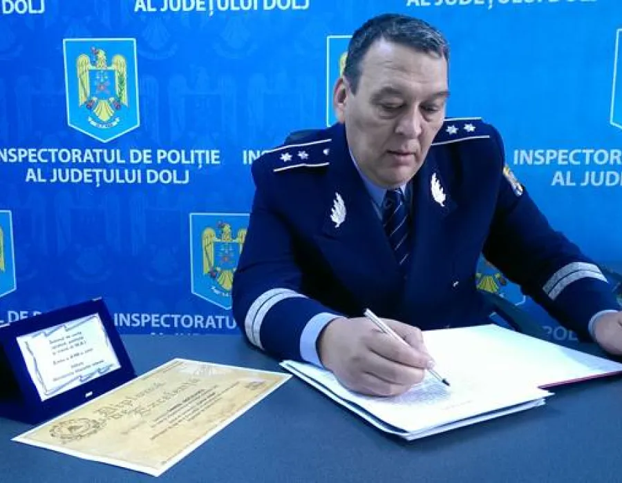 Foto Comisar al IPJ Dolj, scriitor în timpul liber