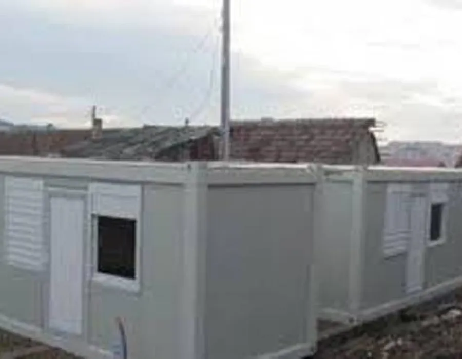 Foto Sinistraţii din Vâlcea primesc locuinţe modulare de la Dolj