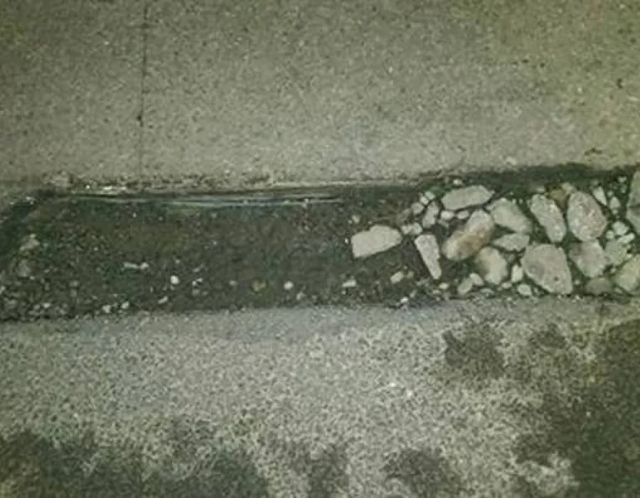 Foto Din gropi în gropi, pe strãzile URBEI. Aşa merg şoferii craioveni