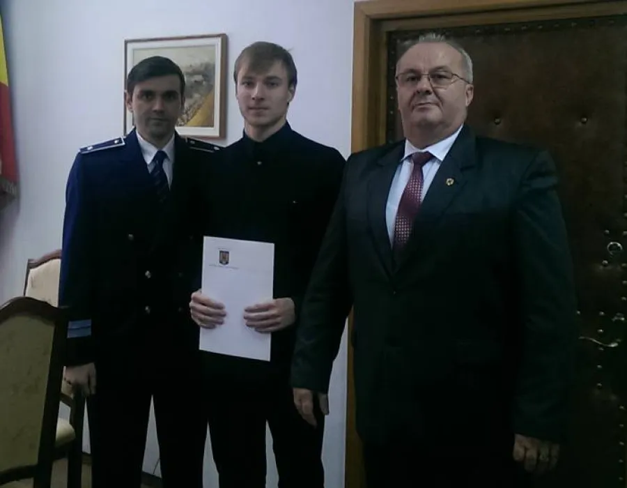 Foto Portofelul unui american, recuperat de un elev doljean