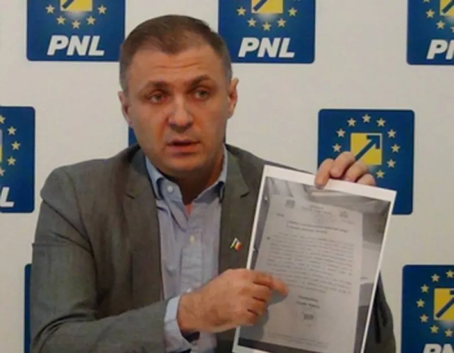 Foto Liberalii acuzã nelegalitãţi în schimbarea consilierilor locali. Prefectura îi contrazice