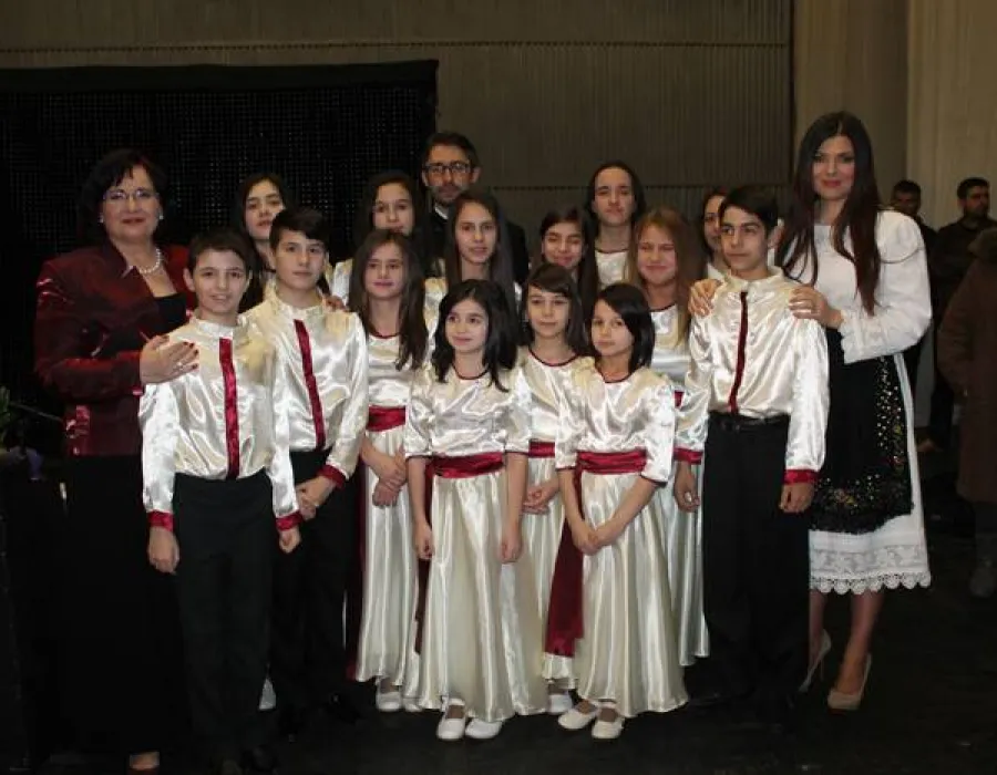 Foto Sute de craioveni, la concertul caritabil susţinut de Paula Seling