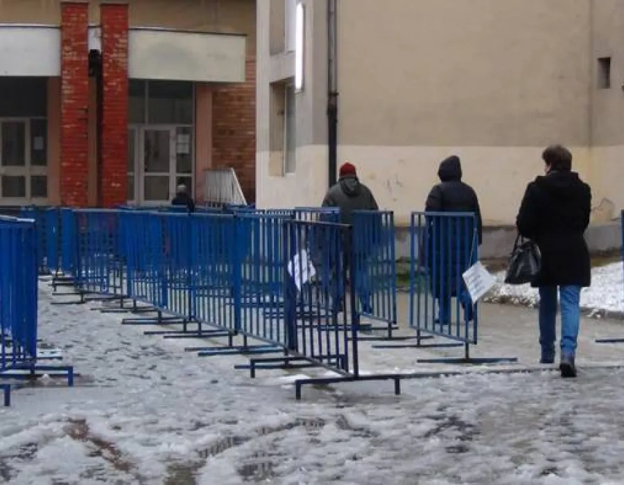Foto Alimentele date de Primăria Craiova, puţine, dar binevenite