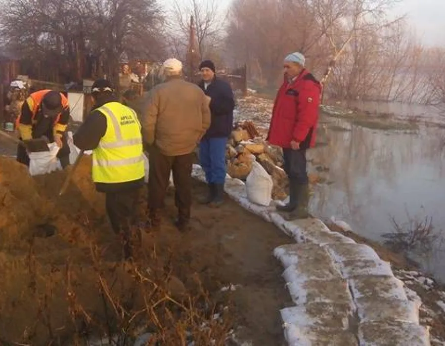 Foto Trei judeţe ale Olteniei, încă sub avertizare