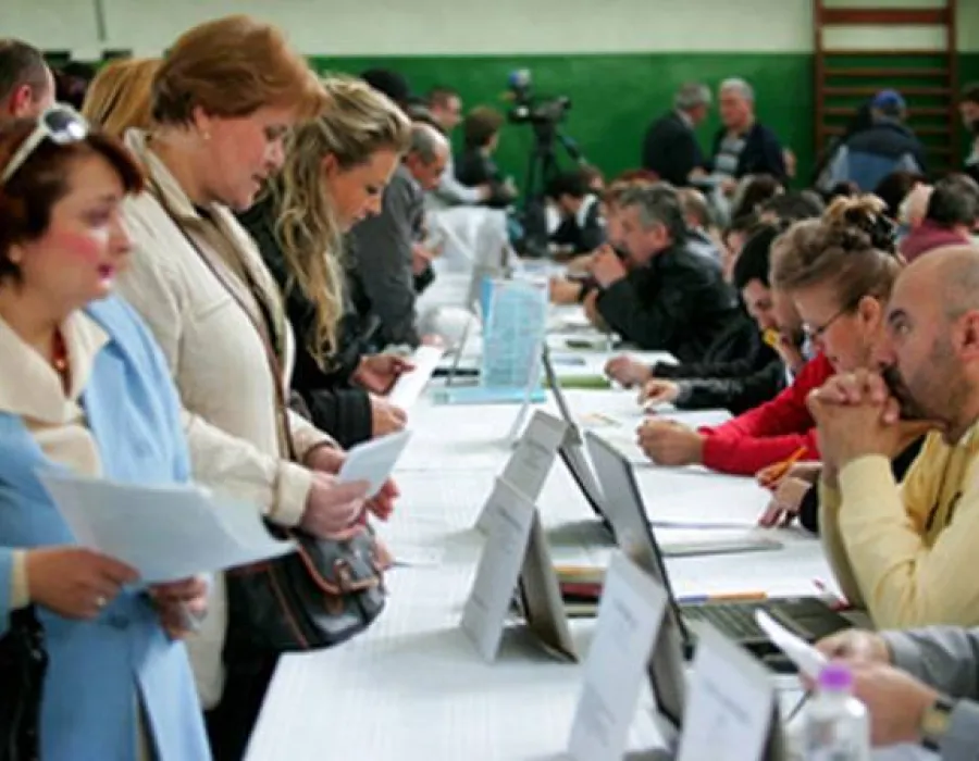 Foto Mehedinţi: Spun că au încadrat aproape 5000 de şomeri