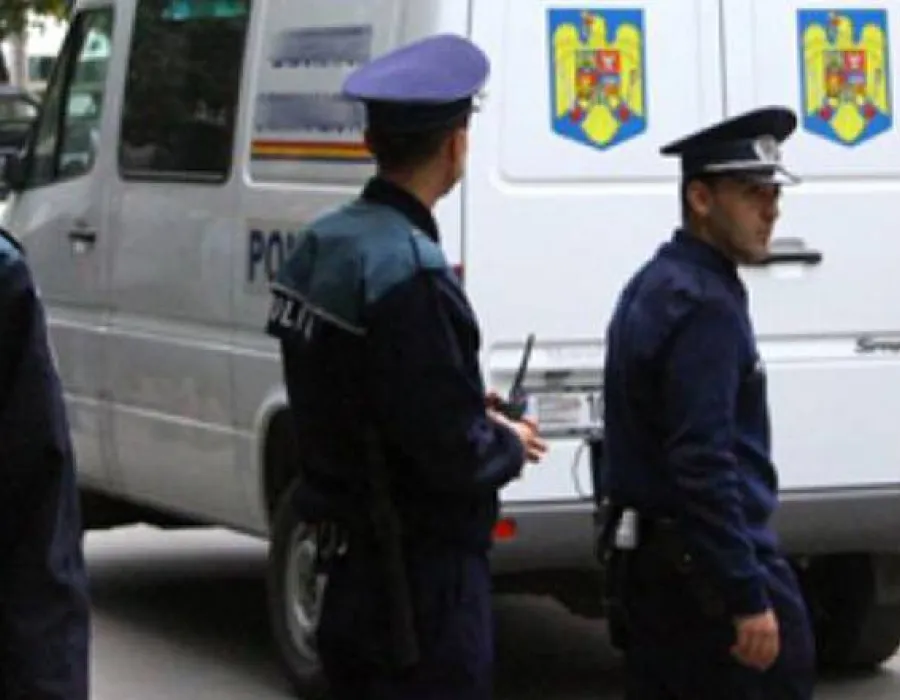 Foto Poliţiştii olteni, la datorie