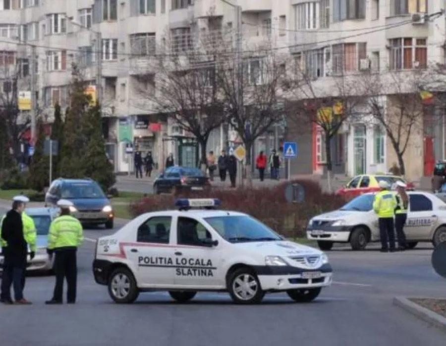 Foto Slătinenii critică munca poliţiştilor locali