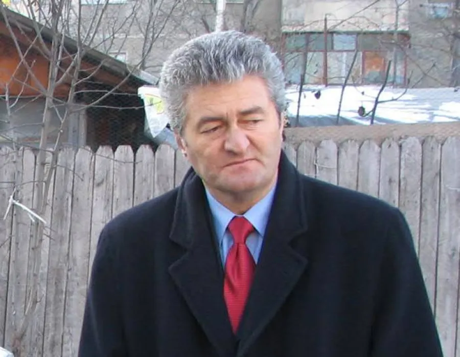 Foto Edilii Severinului se dau oameni săraci şi datori! Îi credeţi?