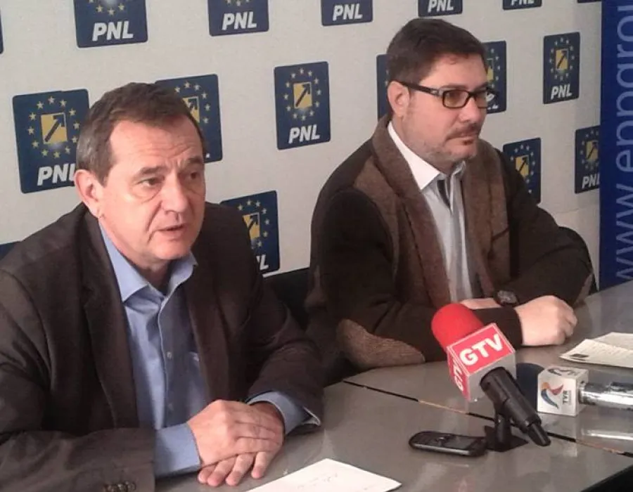 Foto Noul PNL caută soluţia ideală pentru câştigarea alegerilor locale