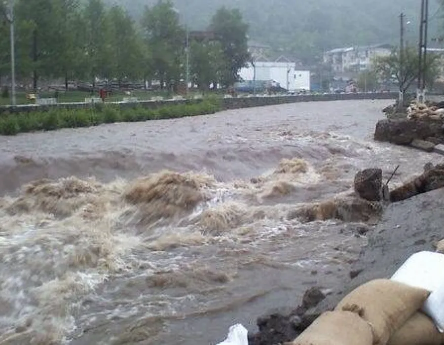 Foto Oltenia, din nou în pericol de inundaţii