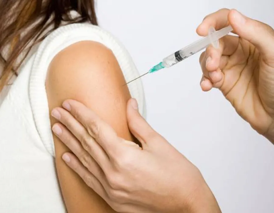 Foto DSP Mehedinţi reia campania de vaccinare şcolară a elevilor din clasele a VIII-a şi a IX-a