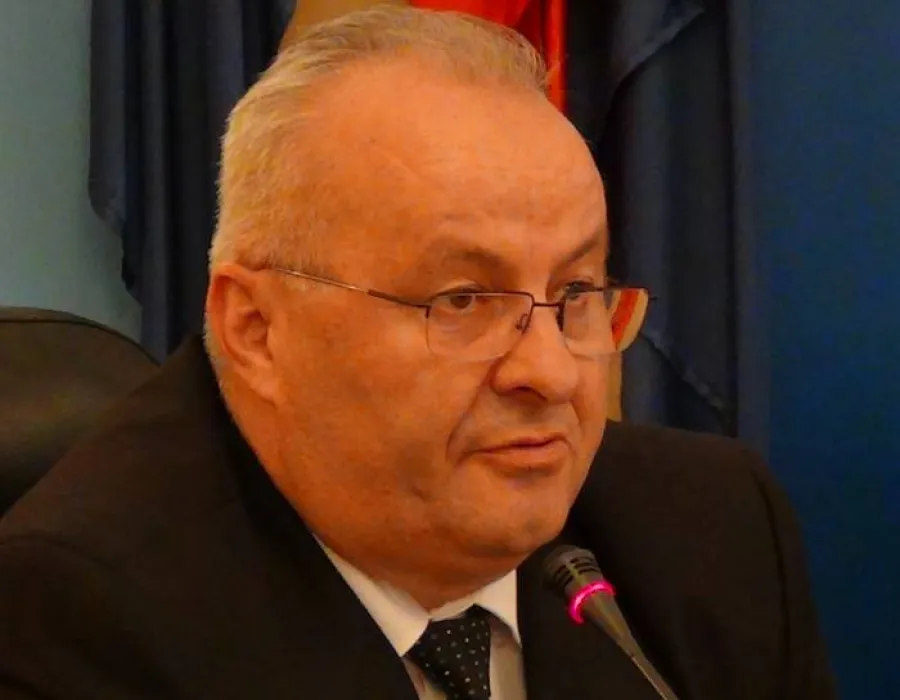 Foto Poliţiştii şi jandarmii doljeni păzesc şcolile din judeţ