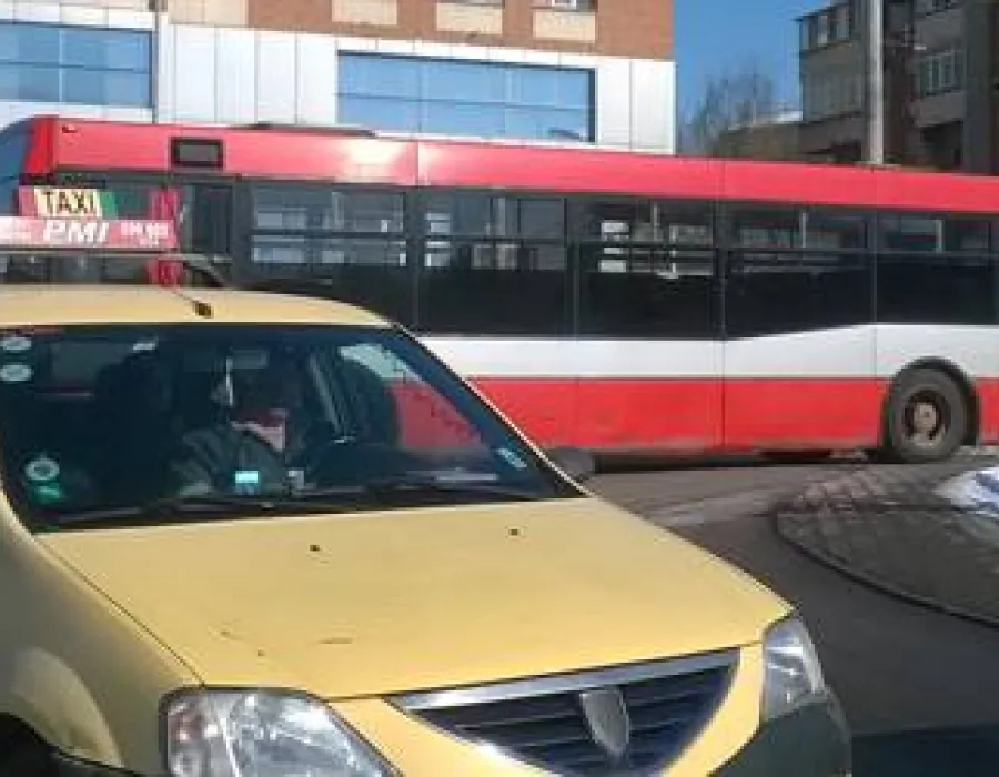 Foto S-a stricat RATa în drum