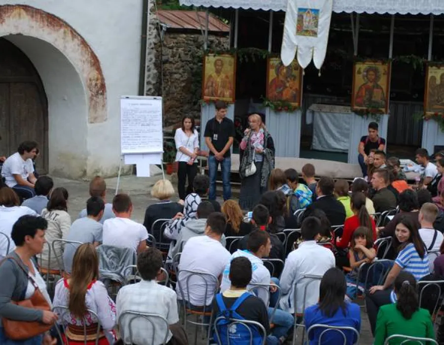 Foto Adunarea Tinerilor Ortodocşi din Mehedinţi