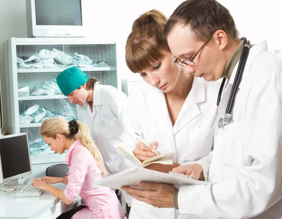 Foto Medicii din Mehedinţi, apel la preşedintele României