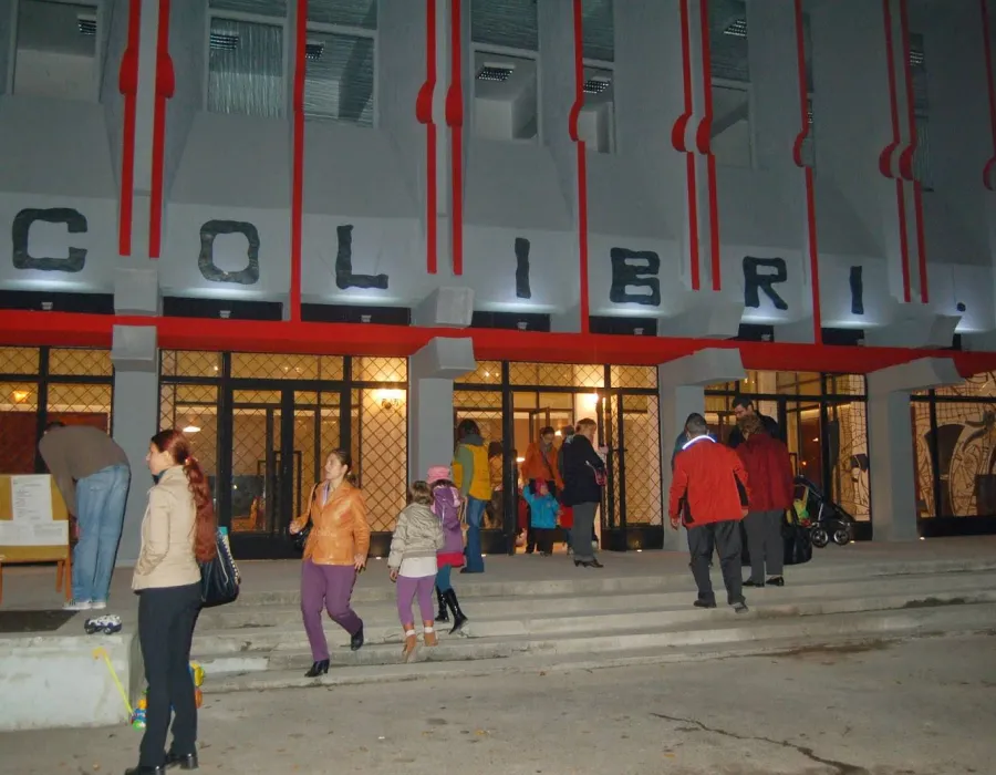 Foto Din poveste în poveste, la Teatrul pentru Copii şi Tineret “Colibri”!