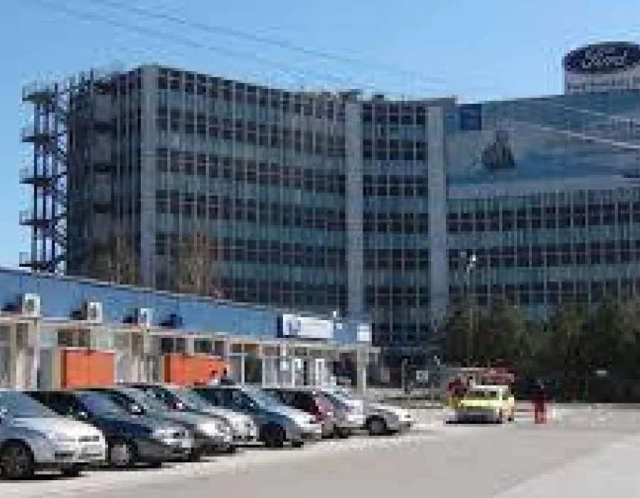 Foto Ford nu mai dă oameni afară, dar reduce programul de lucru