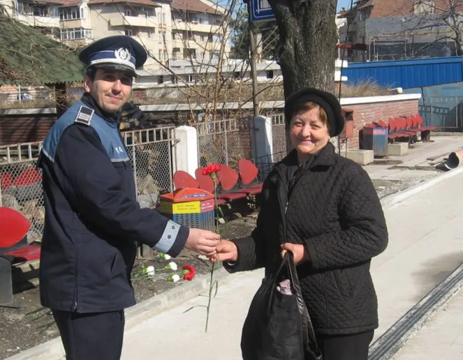 Foto Flori, flori şi iar flori de 8 Martie