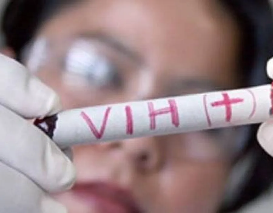 Foto Încă patru doljeni depistaţi cu HIV