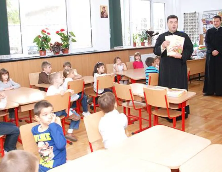 Foto Ora de religie, “pregătire a copilului pentru viaţă”