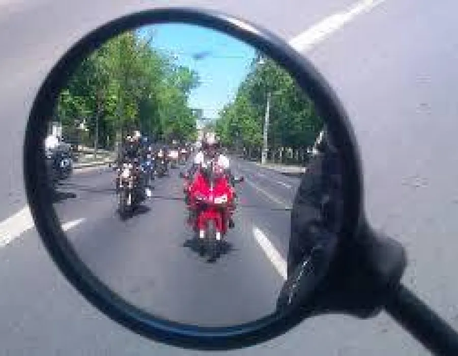 Foto «MOTOCICLIŞTII EXISTĂ ÎN TRAFIC»