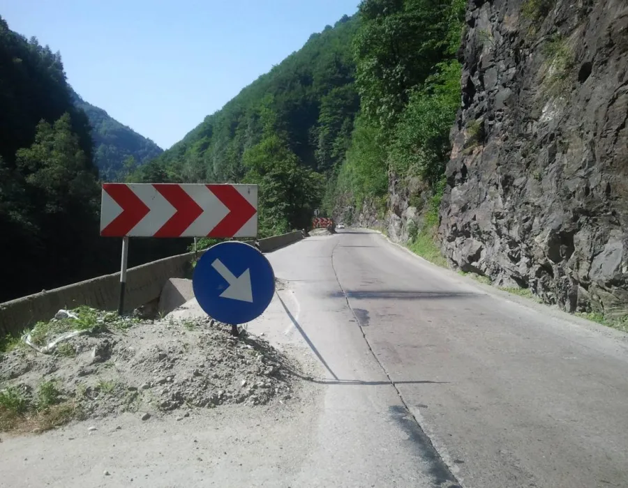 Foto Defileul Jiului, închis