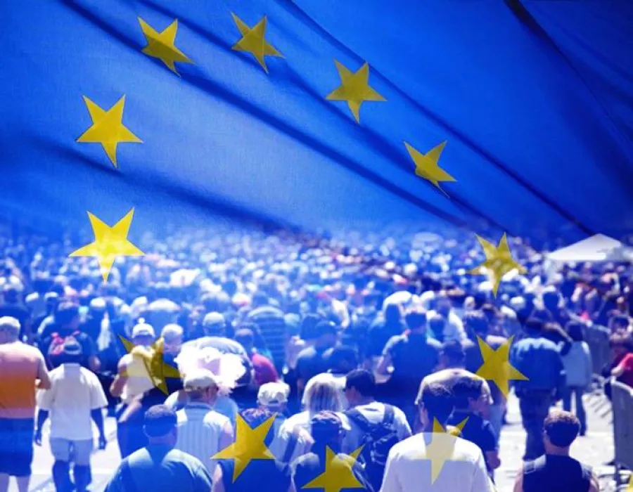 Foto Românii spun că ţara merge prost, dar au încredere în UE