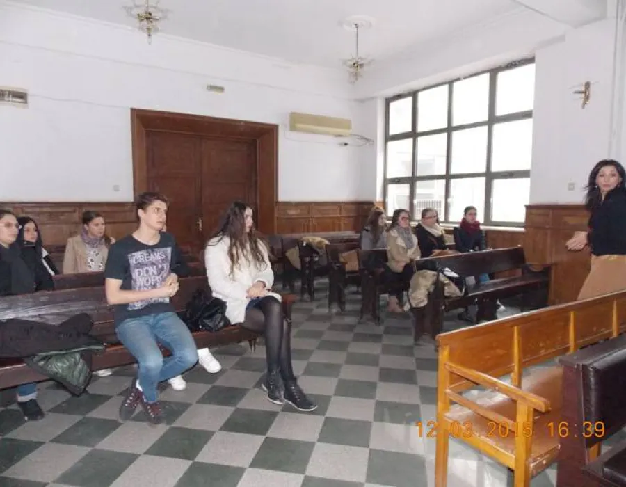 Foto Elevii doljeni, în vizită la Judecătorie