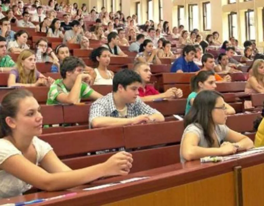 Foto Studenţii străini de la Universitatea din Craiova:  “În România sistemul e mult mai organizat şi mai simplu”