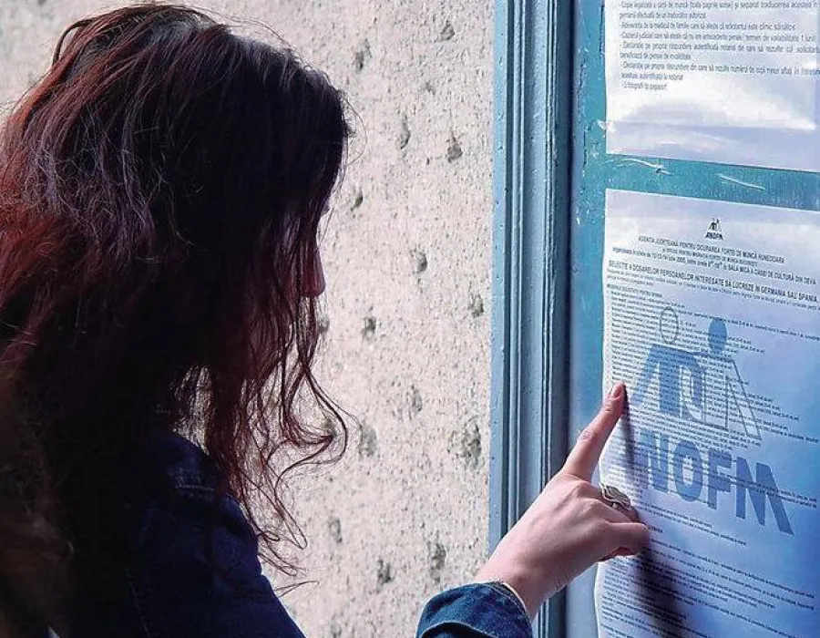 Foto Au angajat peste 500 de şomeri