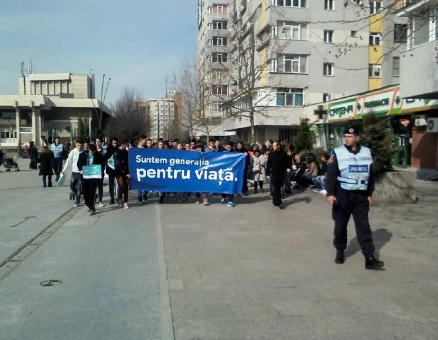 Foto Un marş cutremurător despre şi pentru viaţă