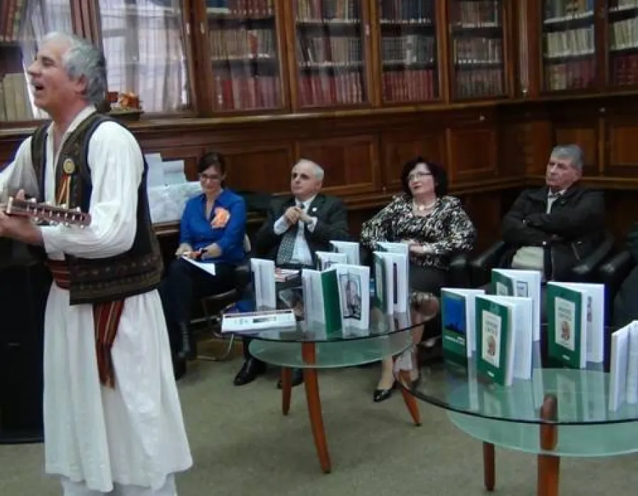 Foto Tudor Nedelcea, aniversarea celor 70 ani, alături de personalităţi de cultură doljene