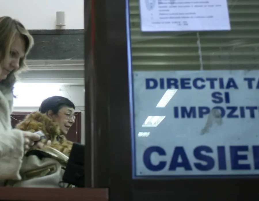 Foto Aglomeraţia de la Taxe şi Impozite, veşnica problemă
