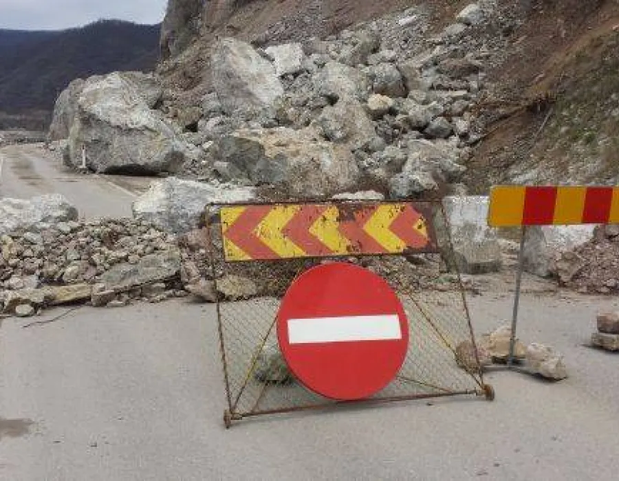 Foto Drum blocat, rută ocolitoare
