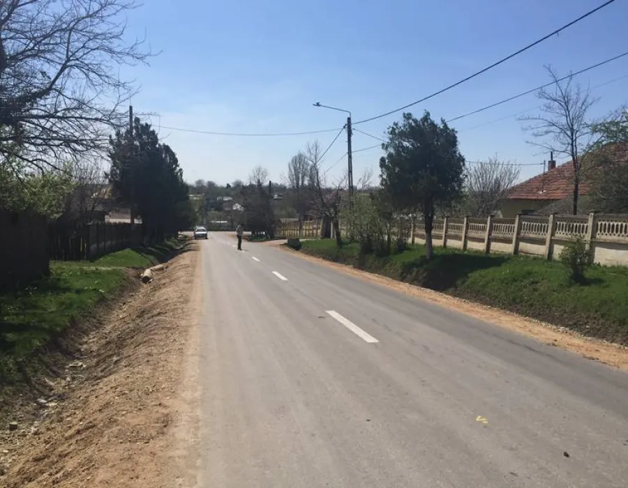 Foto CJ Mehedinţi aruncă bani grei pe proiecte liliputane