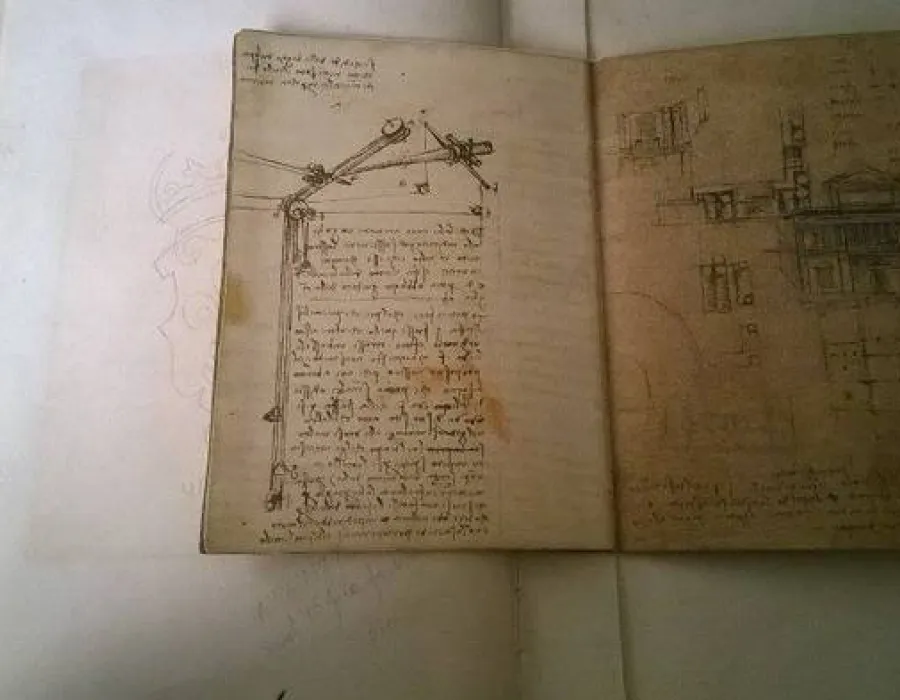 Foto „Codul despre Zborul Păsărilor” a lui Leonardo da Vinci, la „Aman”