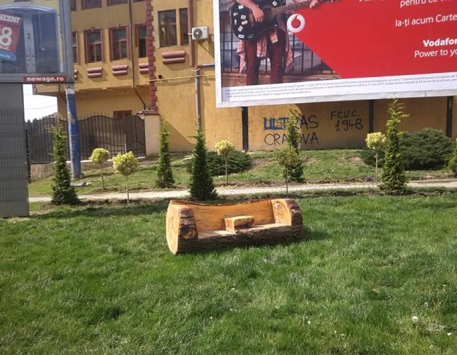 Foto Mobilier rustic şi flori fără costuri suplimentare, în Craiova