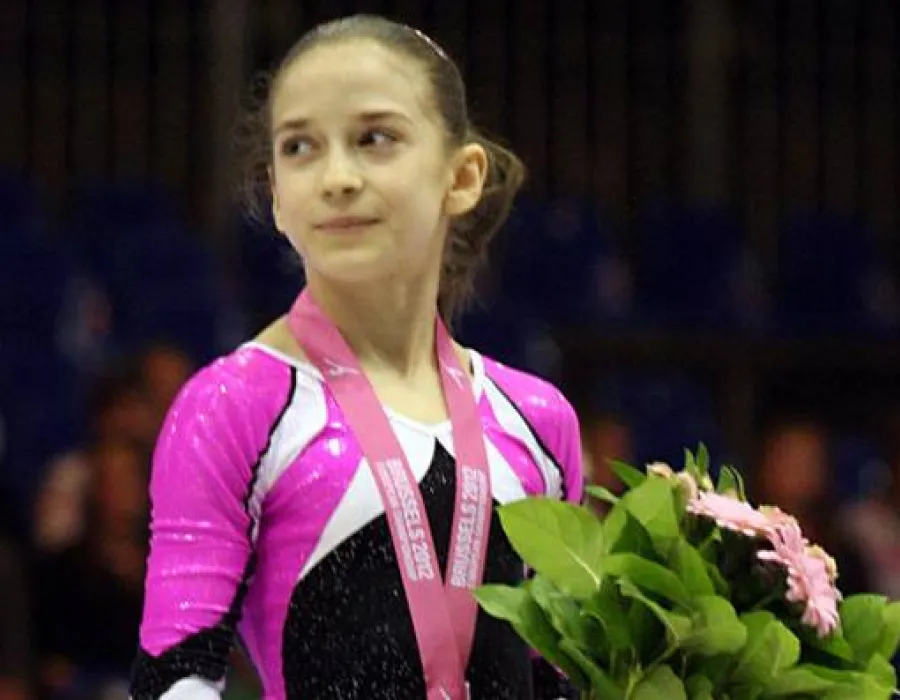Foto Gimnasta Andreea Munteanu va primi titlul de cetăţean de onoare al municipiului Târgu Jiu