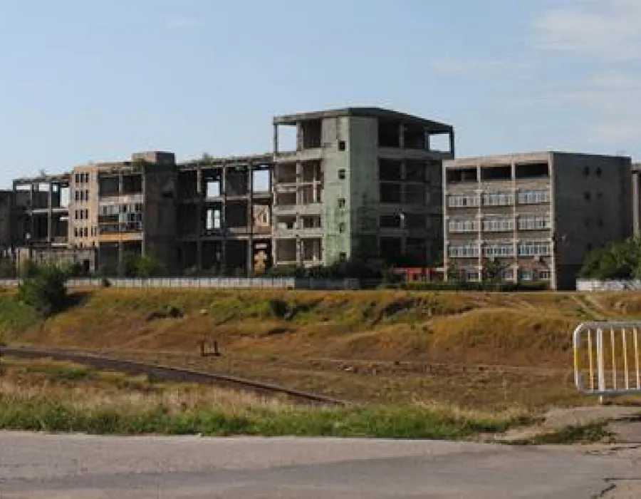 Foto Calafatul, plin de clădiri, nu şi de fabrici