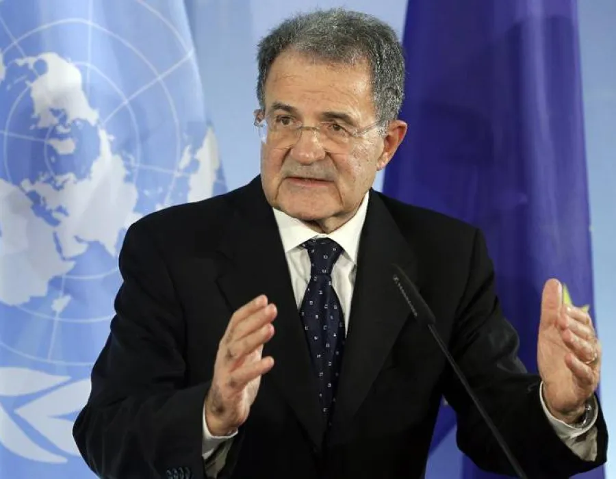 Foto Romano Prodi vine la Universitatea de Vest Timişoara