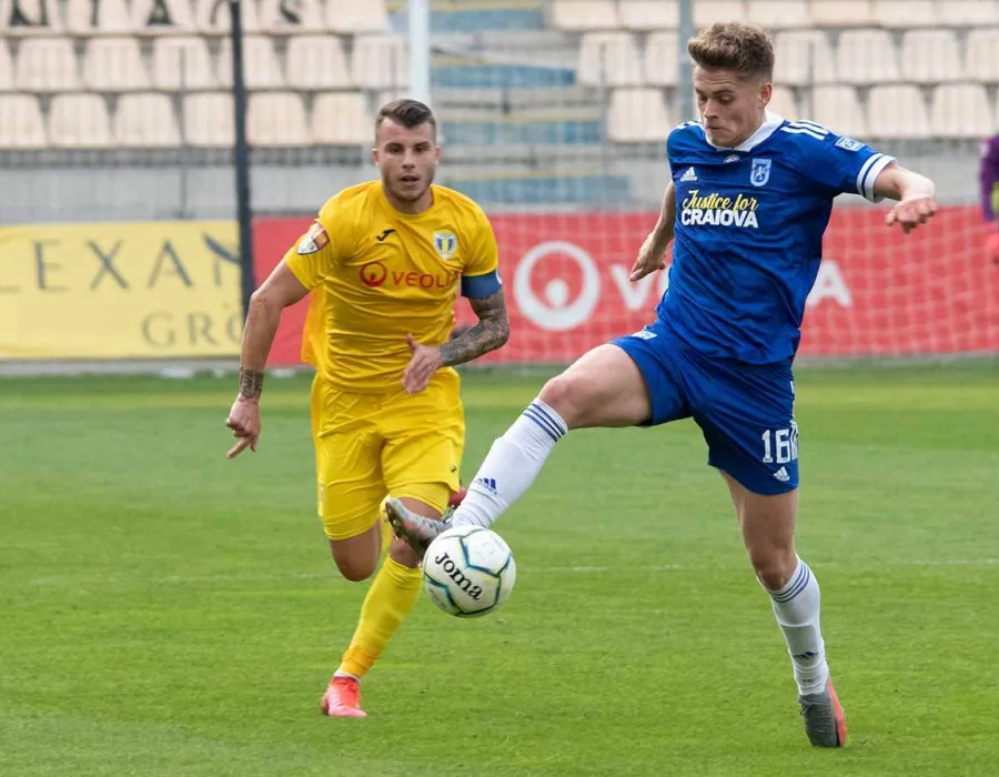 Foto Foștii jucători ai lui FCU s-au transferat în străinătate. Cu cine au semnat Vlad Pop și Andrei Dragu