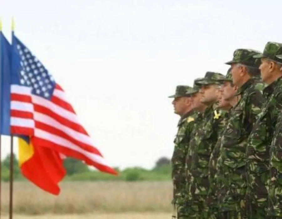 Foto VIDEO / Americanii de la baza militară Deveselu sunt aşteptaţi la discotecă să danseze cu OLTENCELE