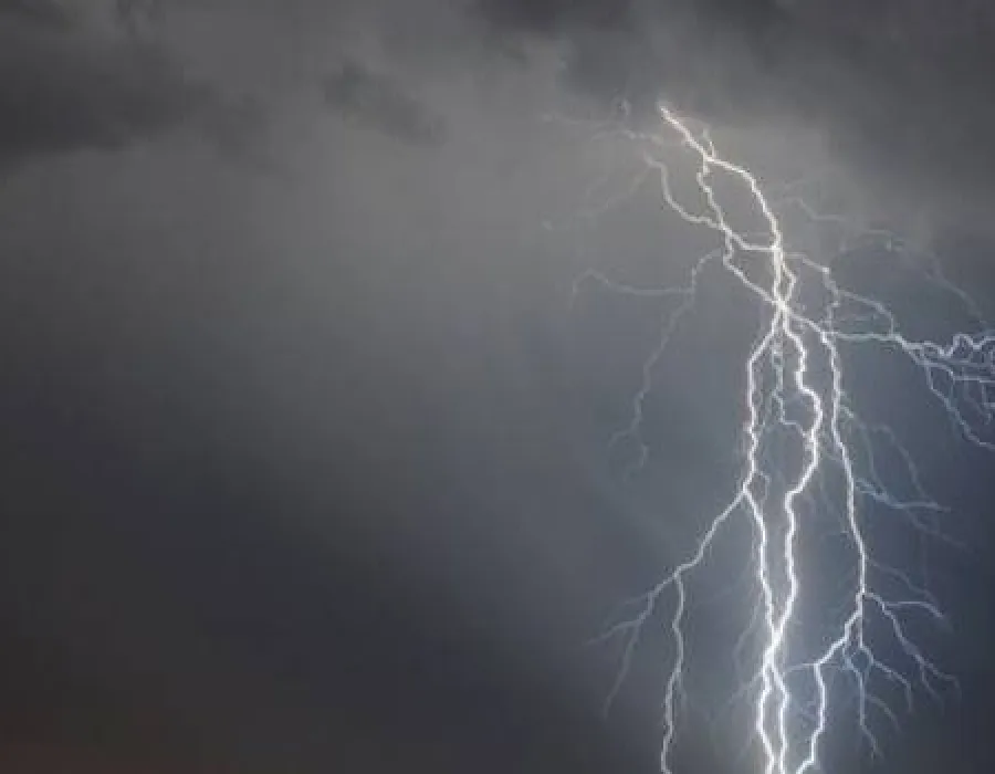 Foto NFORMARE METEOROLOGICĂ de PLOI TORENŢIALE, vânt şi grindină