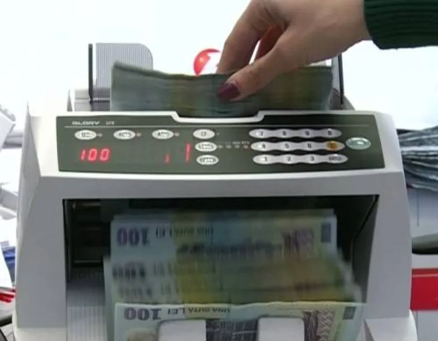 Foto SCHIMBĂRI MAJORE pentru români începând cu 1 iunie. Scade TVA-ul la alimente şi se dublează alocaţiile