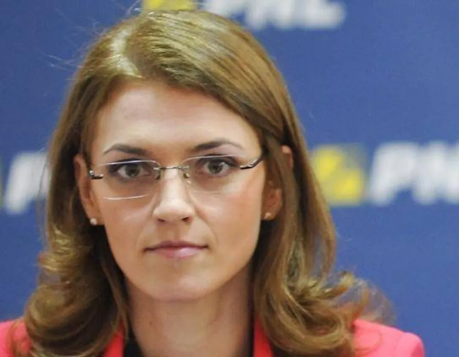 Foto Alina Gorghiu: Fac un apel la responsabilitate faţă de toţi liderii PSD să îi ceară lui Ponta demisia