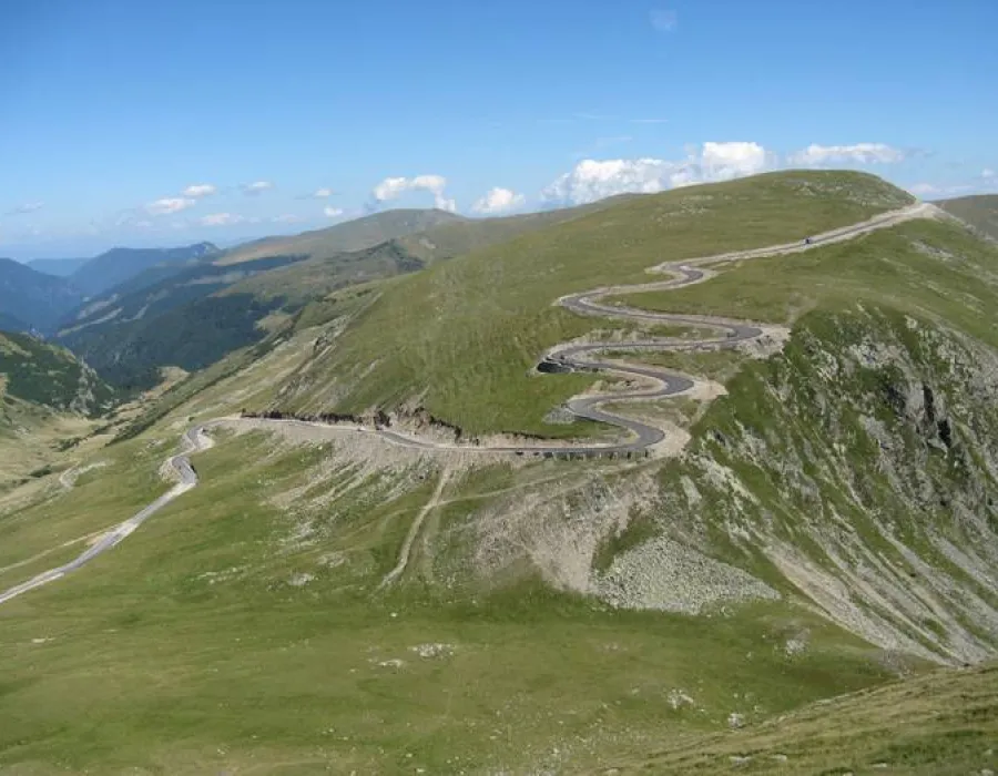 Foto Cum s-a facut Transalpina, soseaua inutila de 300 de milioane de euro