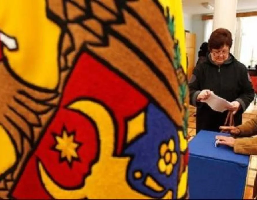 Foto ALEGERI MOLDOVA 2015: Bătălie mare pentru Chişinău. EXIT-POLL-uri, după ora 21.00