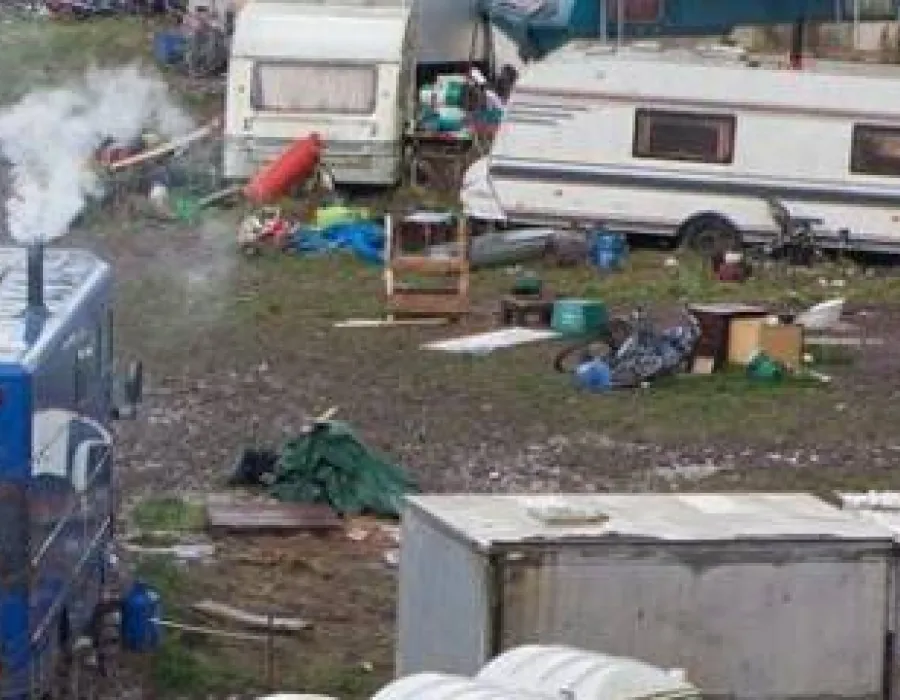 Foto Taberele de romi din Italia vor fi demolate