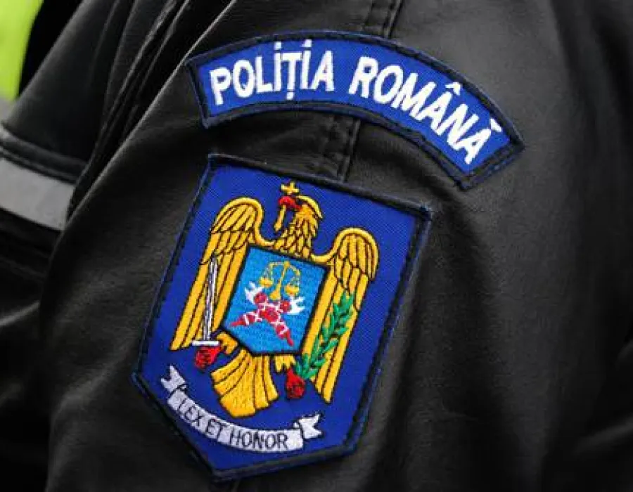 Foto Scandal langa Targu Jiu. O firma a venit cu mai multi bodygurazi sa-i alunge pe muncitorii care lucrau la o portiune din drum